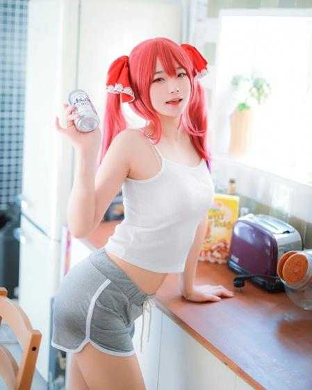 黑丝美腿格外诱人！清纯系韩妹Coser“luppicos”赏